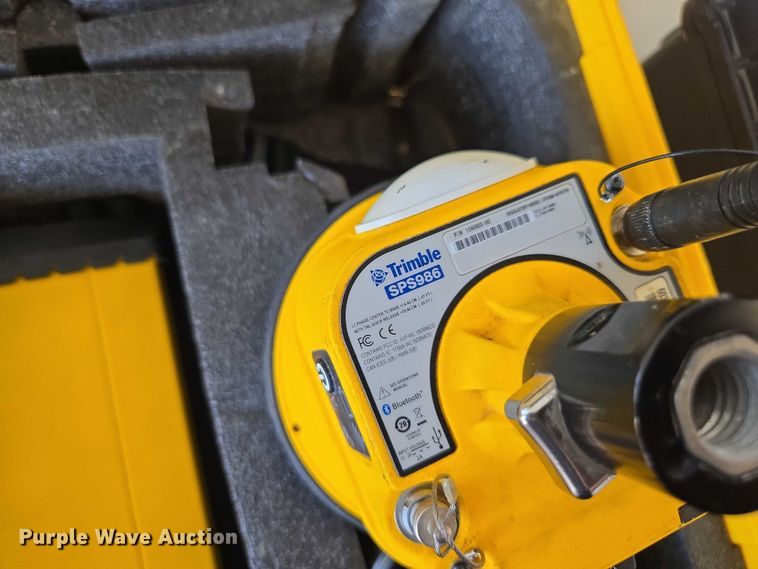 image for item DU7938 Trimble survey kit 