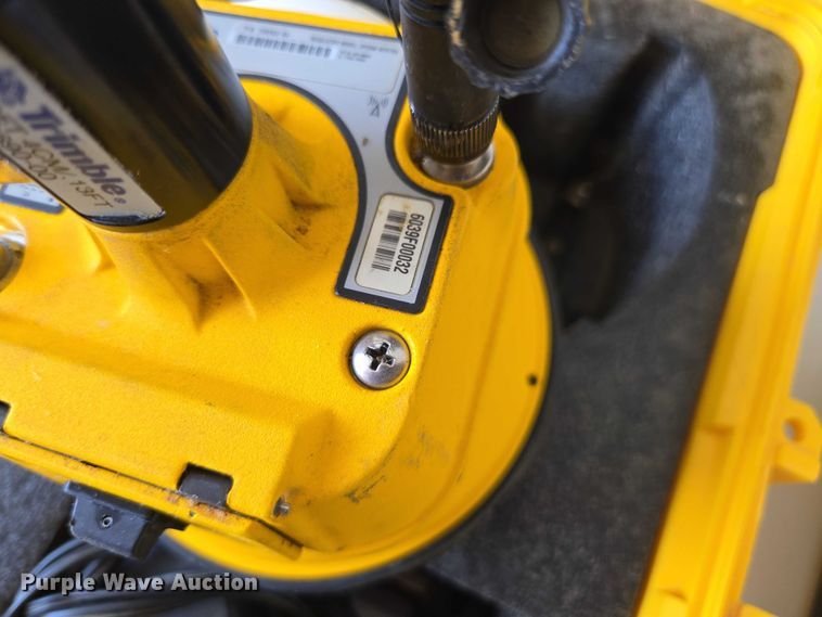 image for item DU7938 Trimble survey kit 