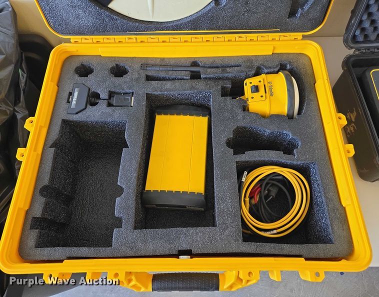 image for item DU7940 Trimble survey kit