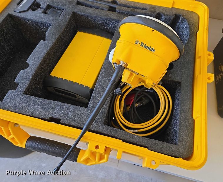 image for item DU7940 Trimble survey kit