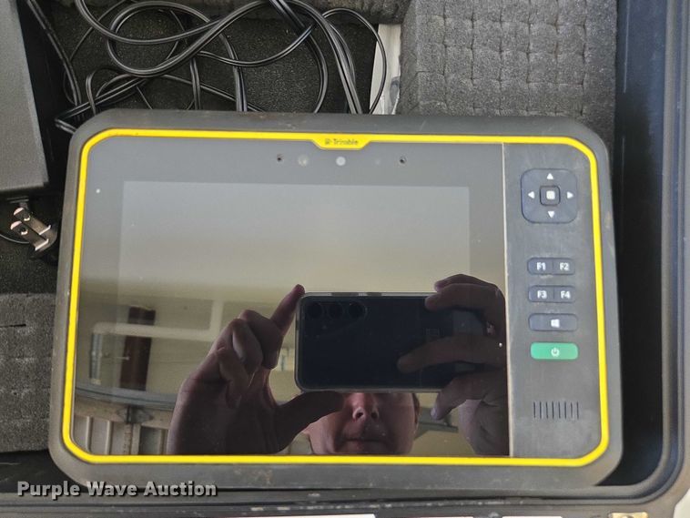 image for item DU7940 Trimble survey kit