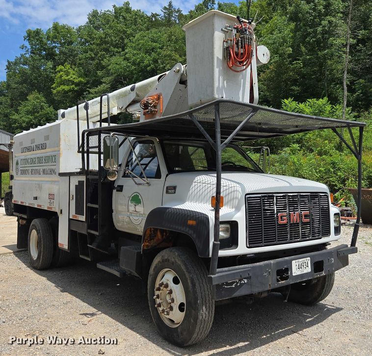 image for item DU7942 1997 GMC C7500 forestry bucket truck
