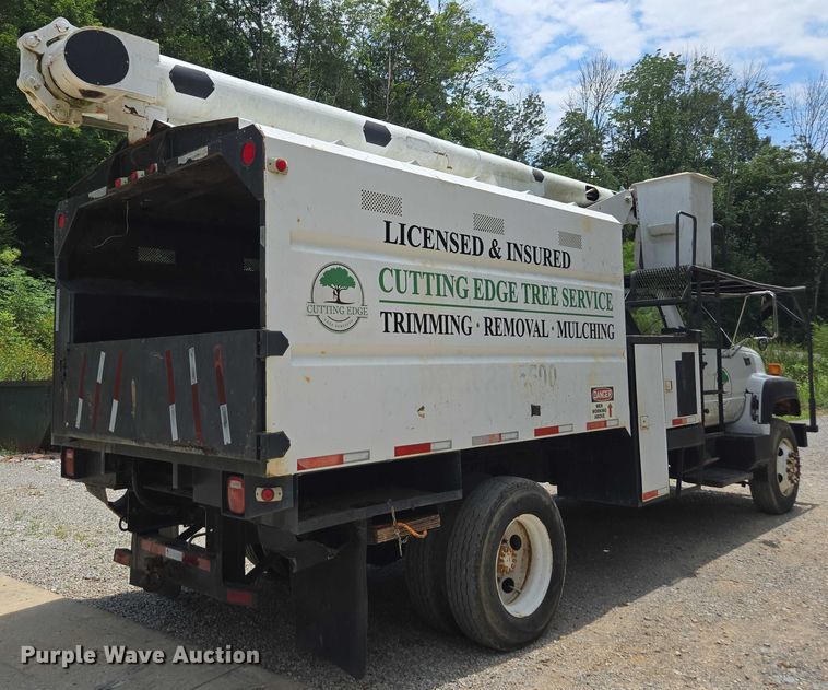 image for item DU7942 1997 GMC C7500 forestry bucket truck