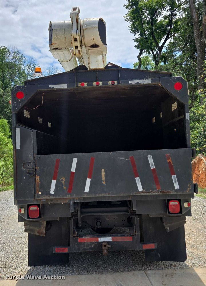 image for item DU7942 1997 GMC C7500 forestry bucket truck