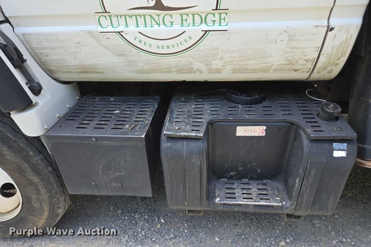 image for item DU7942 1997 GMC C7500 forestry bucket truck