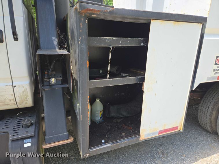 image for item DU7942 1997 GMC C7500 forestry bucket truck