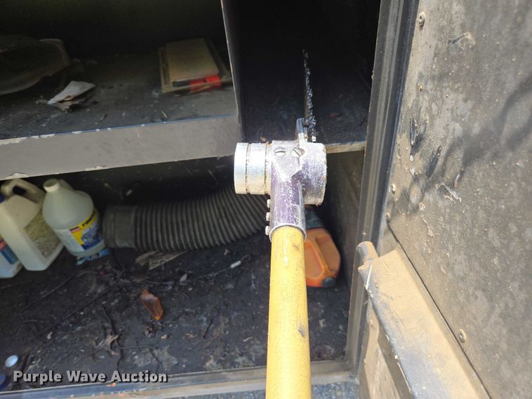 image for item DU7942 1997 GMC C7500 forestry bucket truck