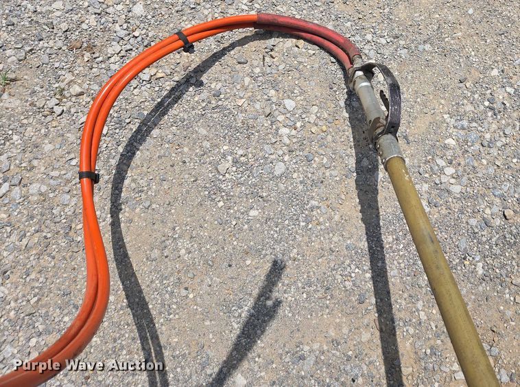 image for item DU7942 1997 GMC C7500 forestry bucket truck