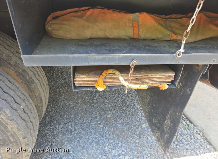 image for item DU7942 1997 GMC C7500 forestry bucket truck