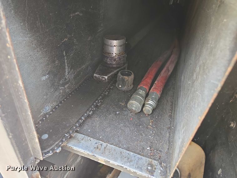 image for item DU7942 1997 GMC C7500 forestry bucket truck