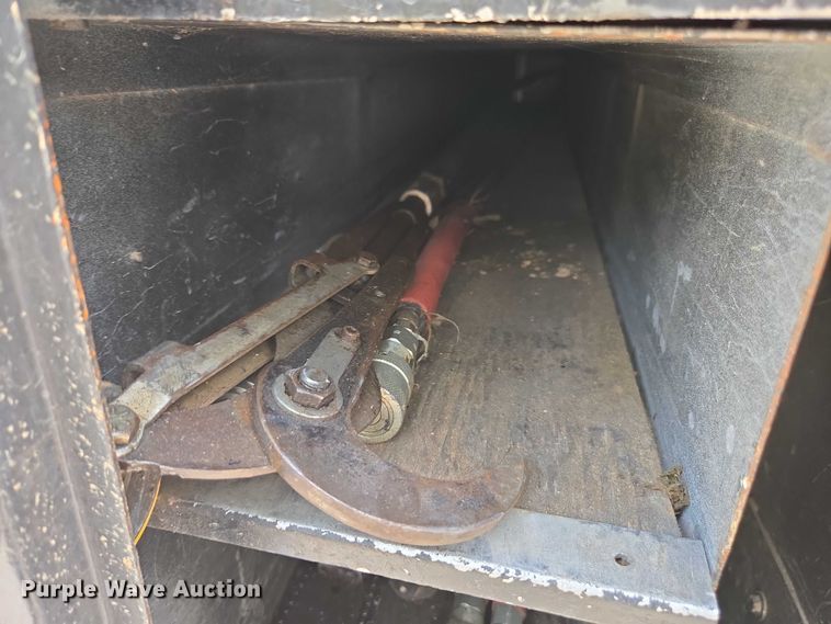 image for item DU7942 1997 GMC C7500 forestry bucket truck