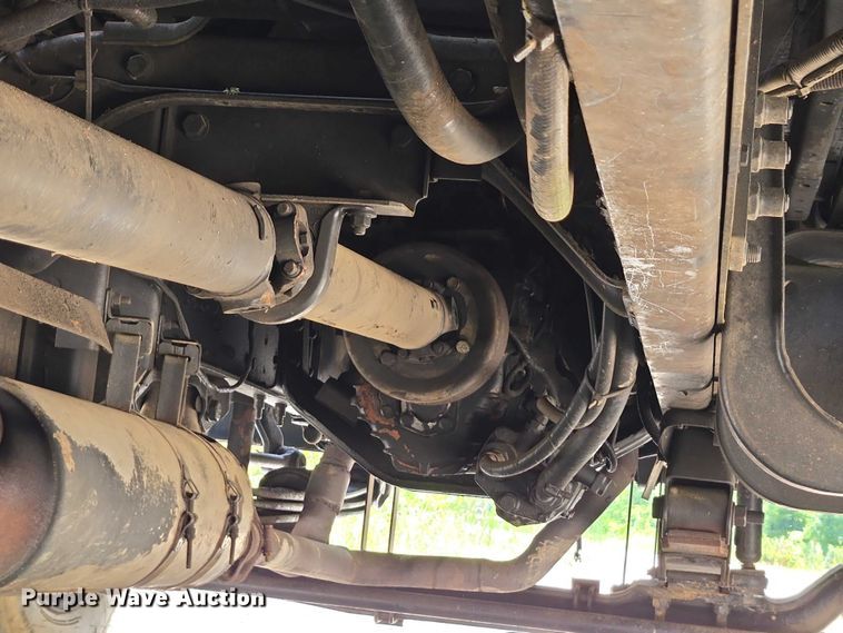 image for item DU7942 1997 GMC C7500 forestry bucket truck