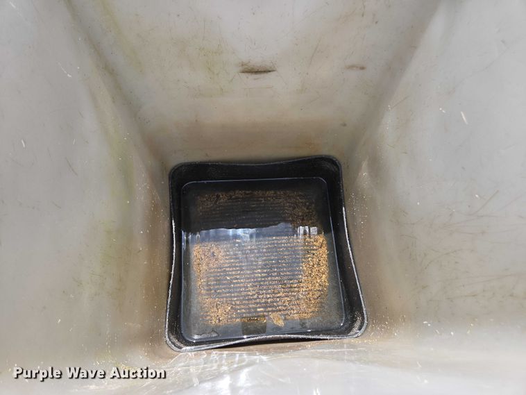 image for item DU7942 1997 GMC C7500 forestry bucket truck