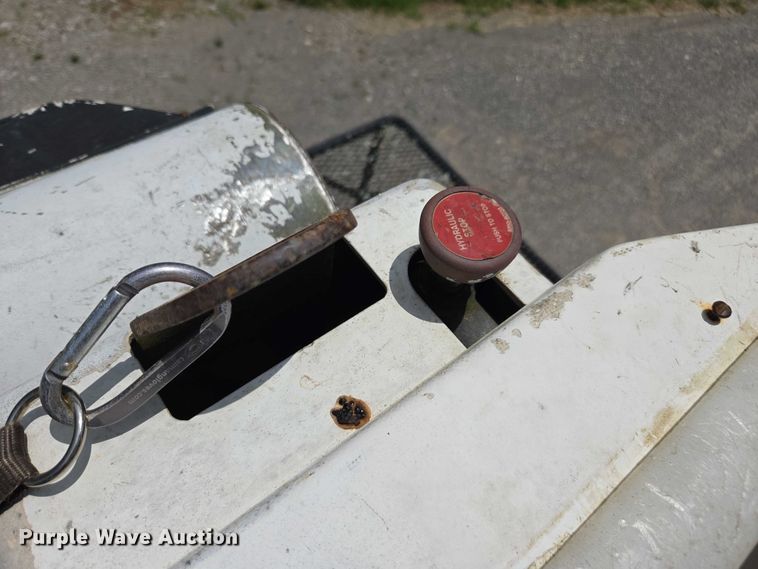 image for item DU7942 1997 GMC C7500 forestry bucket truck