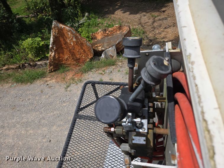 image for item DU7942 1997 GMC C7500 forestry bucket truck