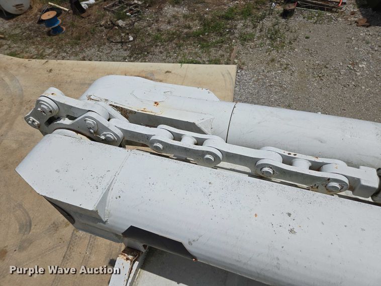 image for item DU7942 1997 GMC C7500 forestry bucket truck