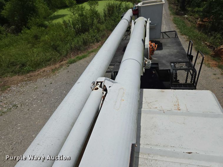 image for item DU7942 1997 GMC C7500 forestry bucket truck