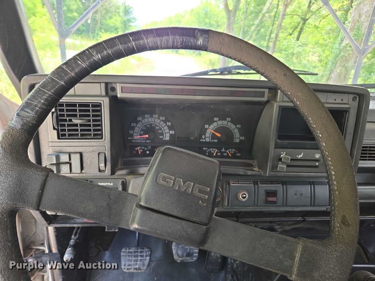 image for item DU7942 1997 GMC C7500 forestry bucket truck