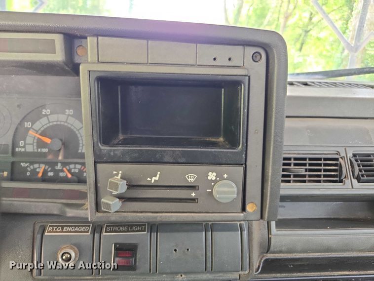 image for item DU7942 1997 GMC C7500 forestry bucket truck