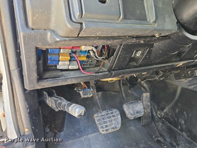 image for item DU7942 1997 GMC C7500 forestry bucket truck