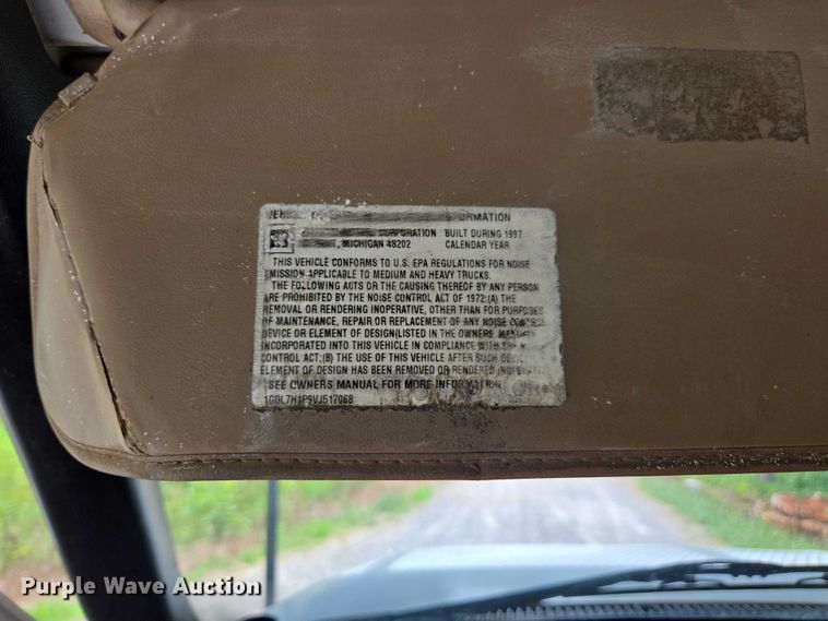 image for item DU7942 1997 GMC C7500 forestry bucket truck