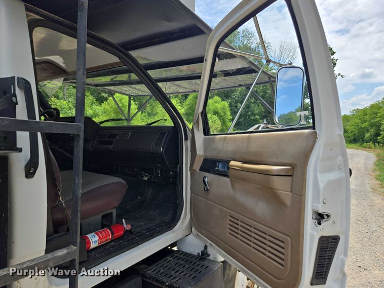 image for item DU7942 1997 GMC C7500 forestry bucket truck