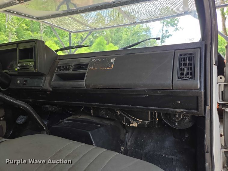 image for item DU7942 1997 GMC C7500 forestry bucket truck