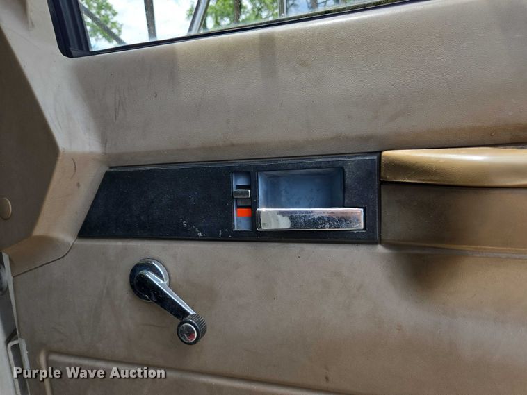 image for item DU7942 1997 GMC C7500 forestry bucket truck