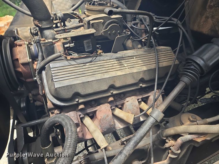 image for item DU7942 1997 GMC C7500 forestry bucket truck