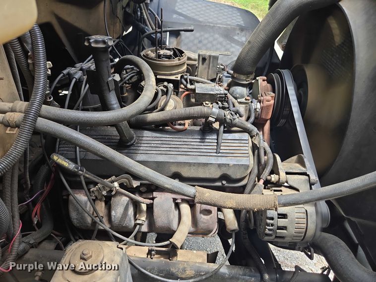 image for item DU7942 1997 GMC C7500 forestry bucket truck