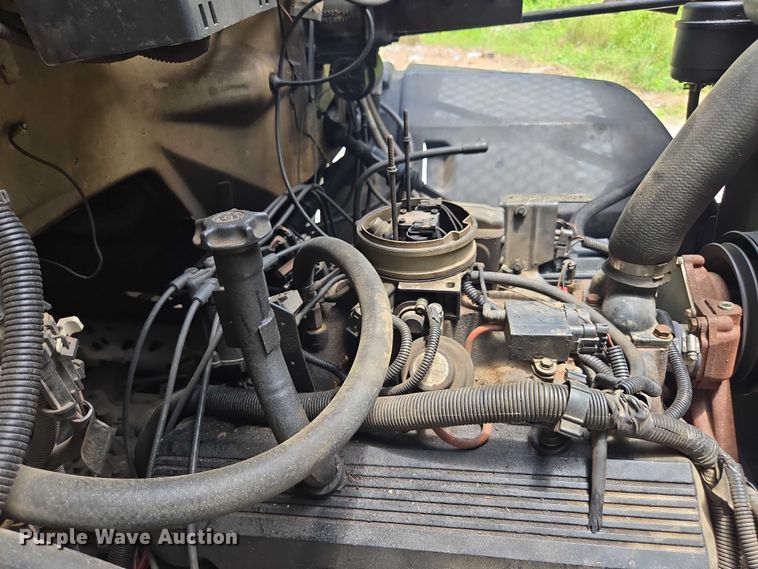 image for item DU7942 1997 GMC C7500 forestry bucket truck