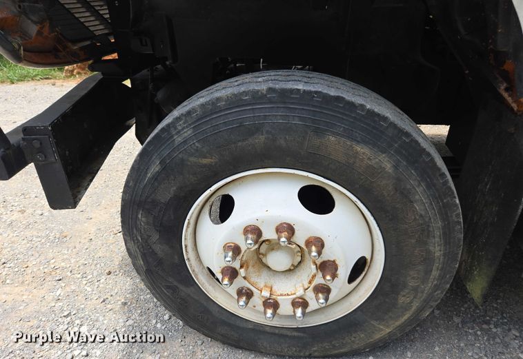 image for item DU7942 1997 GMC C7500 forestry bucket truck