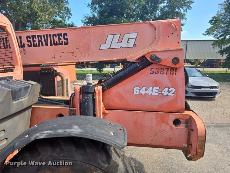 image for item DU7946 2004 Lull 644E-42 telehandler