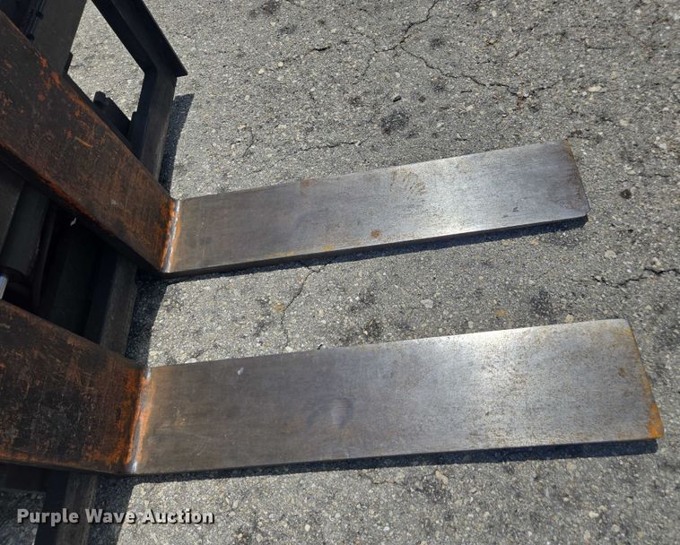 image for item DU7947 1986 Yale GC080LCJSBE085 forklift