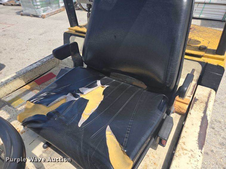 image for item DU7947 1986 Yale GC080LCJSBE085 forklift