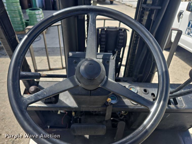 image for item DU7947 1986 Yale GC080LCJSBE085 forklift
