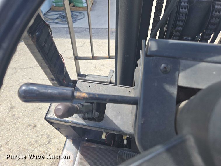 image for item DU7947 1986 Yale GC080LCJSBE085 forklift