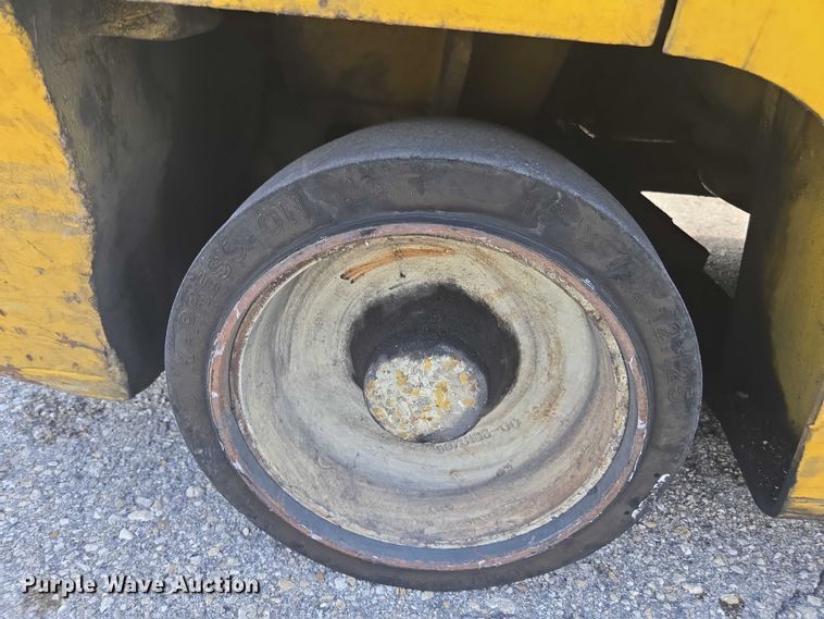 image for item DU7947 1986 Yale GC080LCJSBE085 forklift