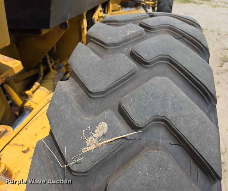 image for item DU7951 1989 Dresser A450E motor grader