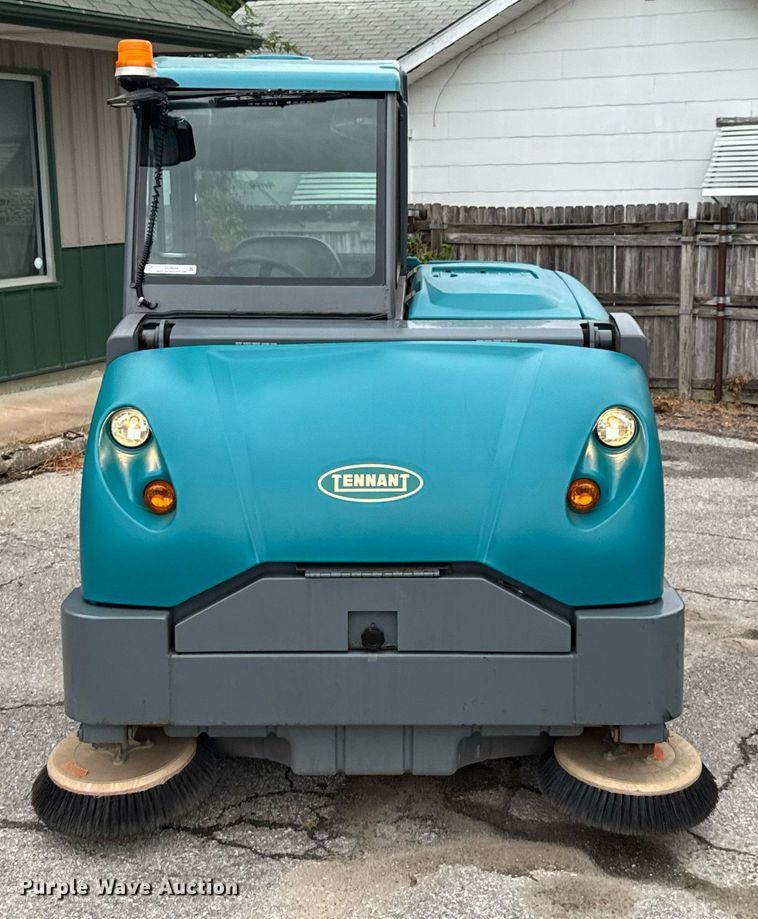 image for item DU9042 Tennant S30 sweeper