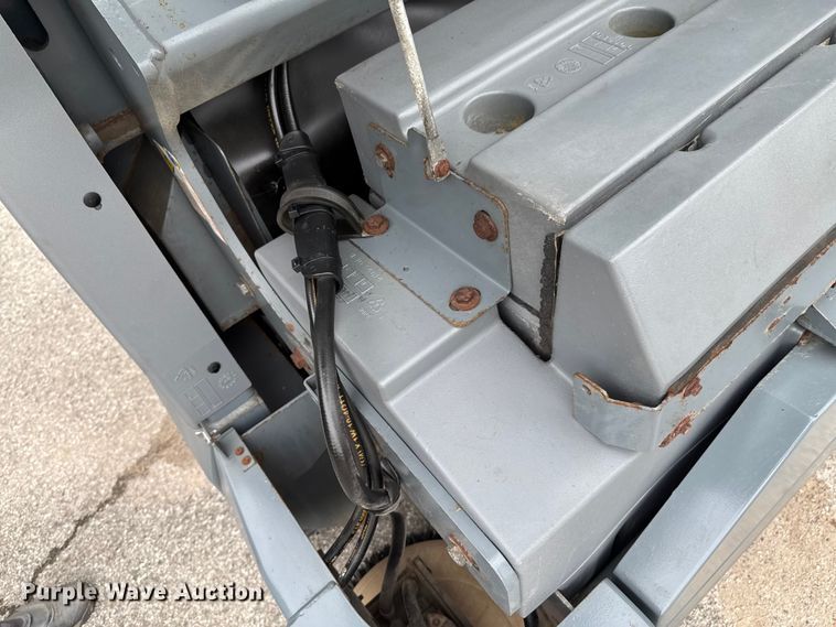 image for item DU9042 Tennant S30 sweeper