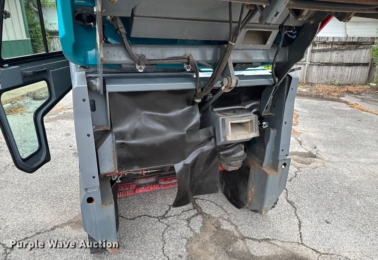 image for item DU9042 Tennant S30 sweeper