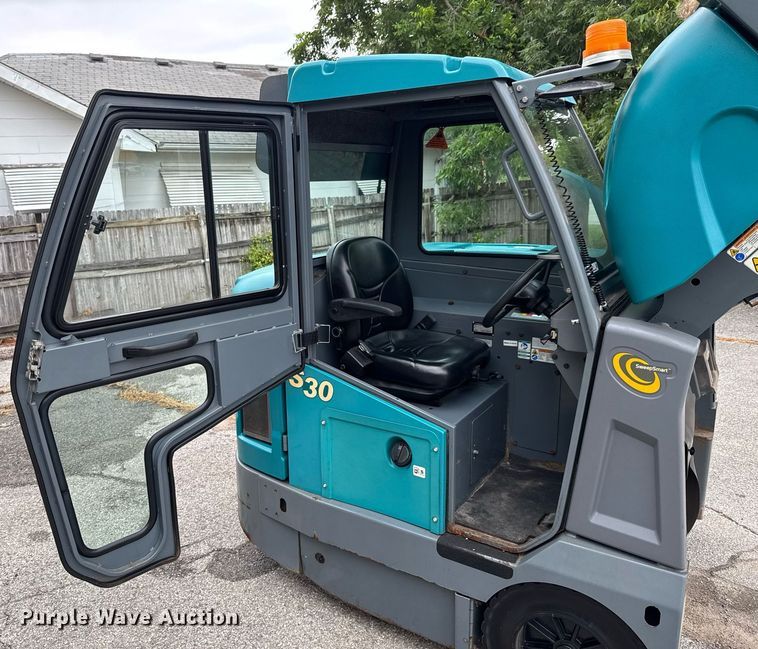 image for item DU9042 Tennant S30 sweeper