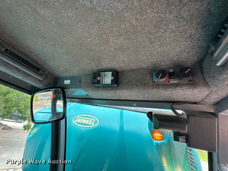 image for item DU9042 Tennant S30 sweeper