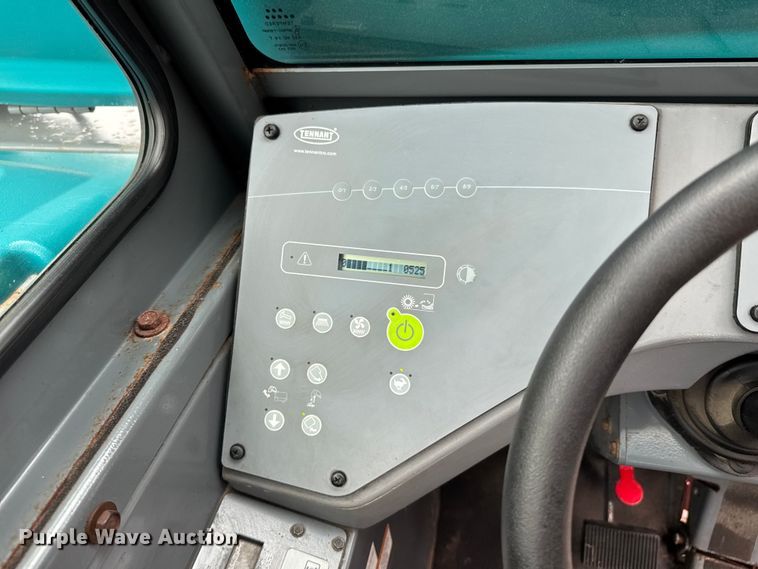 image for item DU9042 Tennant S30 sweeper