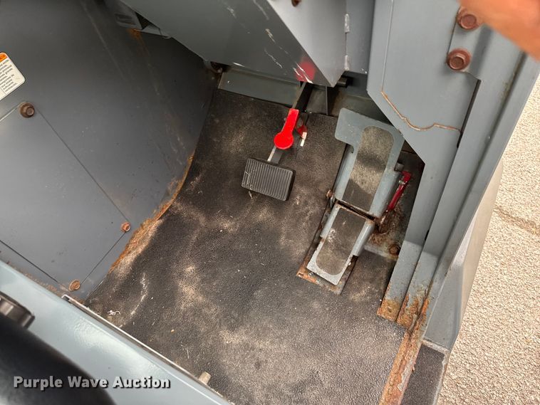 image for item DU9042 Tennant S30 sweeper