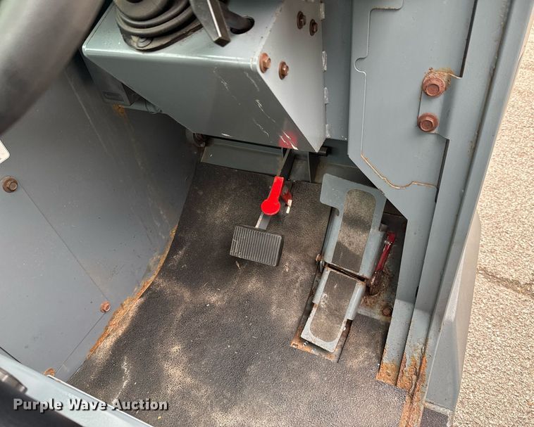 image for item DU9042 Tennant S30 sweeper