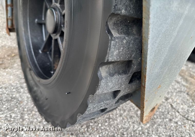 image for item DU9042 Tennant S30 sweeper