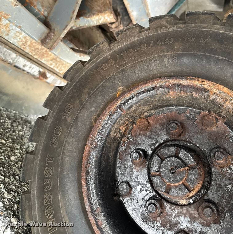 image for item DU9042 Tennant S30 sweeper