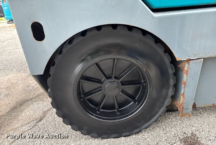 image for item DU9042 Tennant S30 sweeper